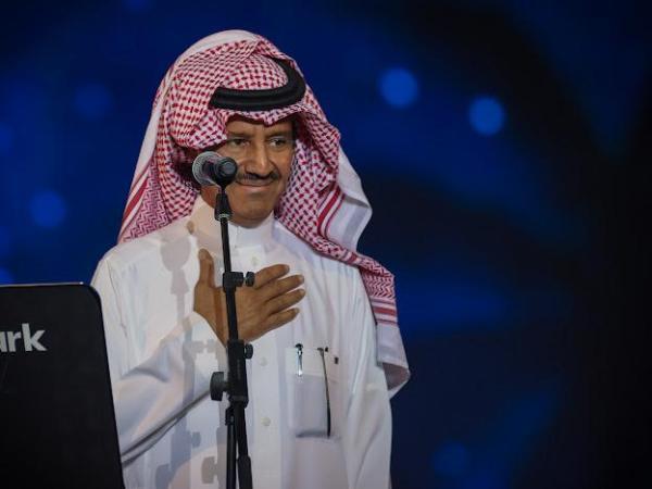 خالد عبد الرحمن في أول تجربة مسرحية في موسم الرياض