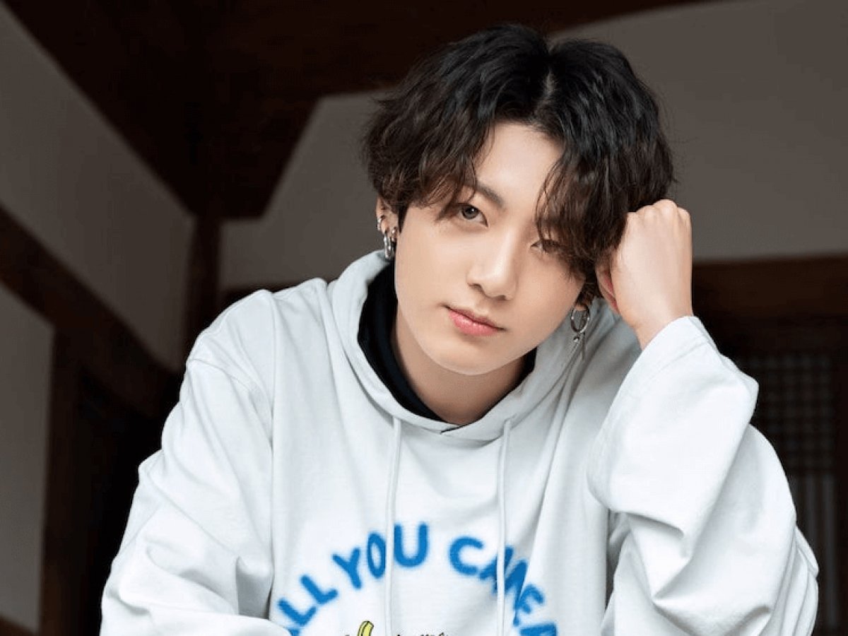 النجم الكوري JungKook
