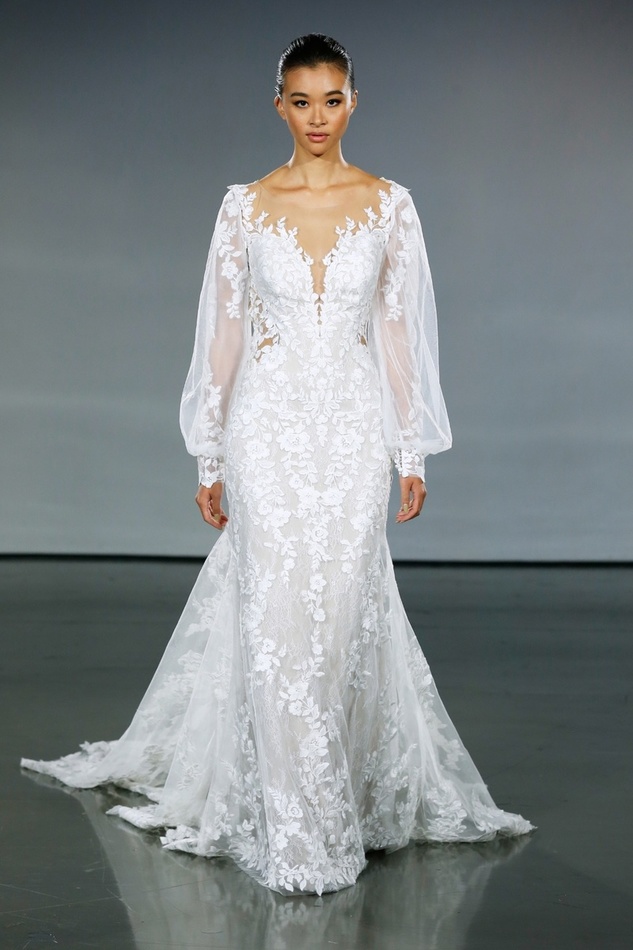 فستان زفاف مزين بالدانتيل من ميلا نوفا