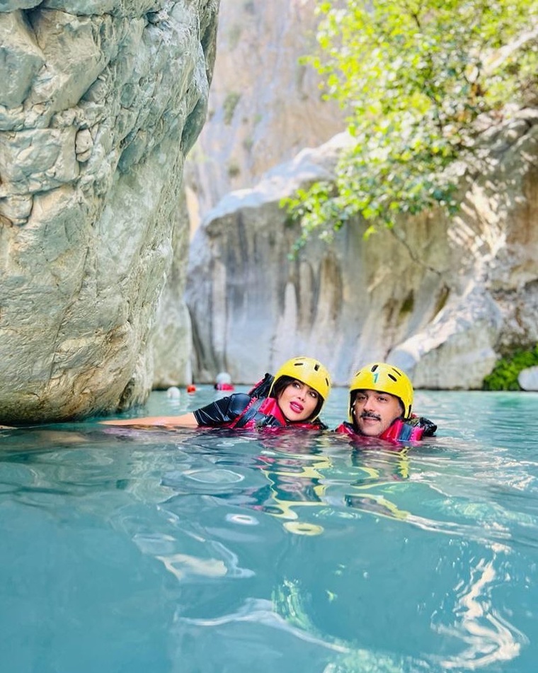 نجوم احتفلوا بمناسبات رومانسية في تركيا