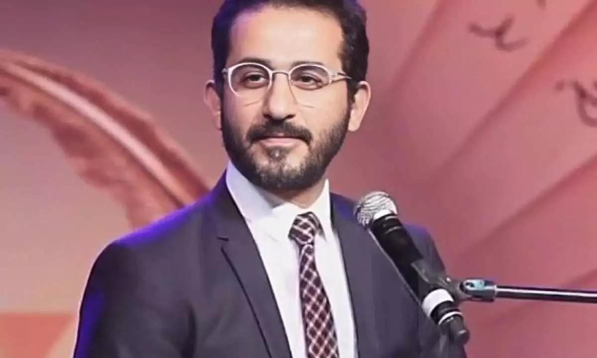 أحمد حلمي يحصل على جائزة رواد مواقع التواصل الاجتماعي ويطالب بالوقوف دقيقة حداد على أرواح الشهداء