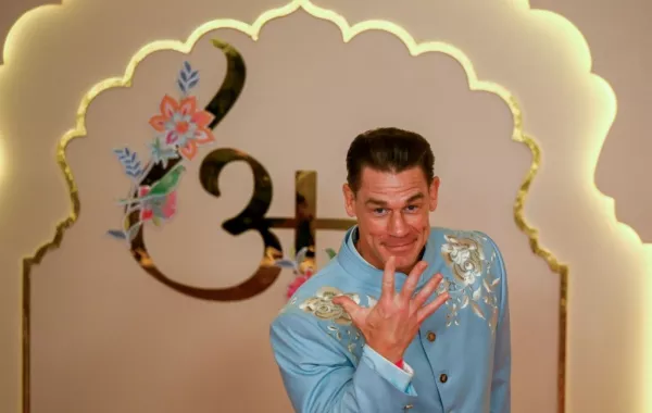 جون سينا يوجه رسالة لعائلة أمباني ويوجه شكرًا لشاروخان لتأثيره الإيجابي في حياته