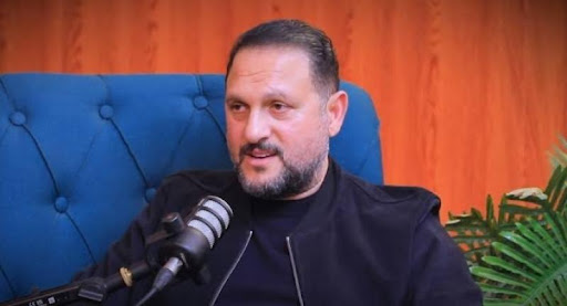 عماد زيادة يفضل استئذان قلوب الجماهير وبيوتهم قبل دخولها