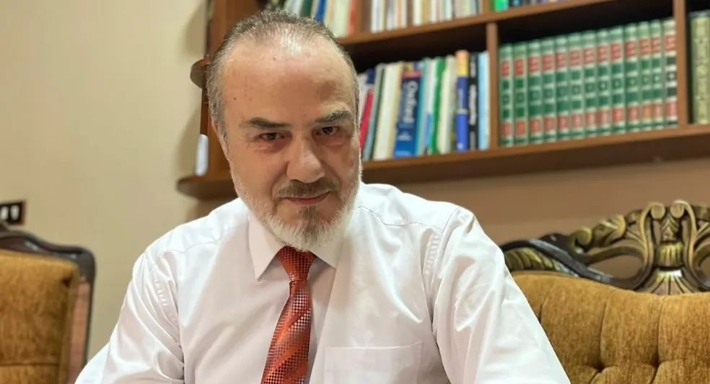 عاكف نجم يعتذر للشعب السعودي عن حياة الماعز