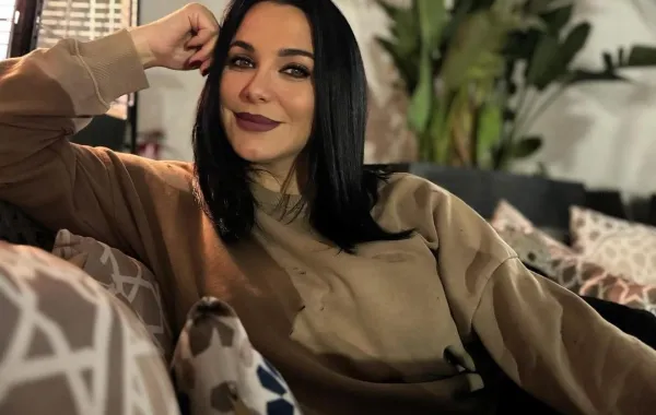 ليالي روكسي تكشف عن الثنائية الرابعة لسلاف فواخرجي مع أيمن زيدان