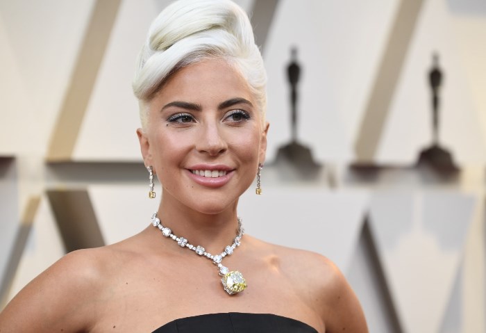 ليدي جاجا تطلق أول أغنيات ألبومها الجديد بالتزامن مع أحدث أفلامها الجوكر 2