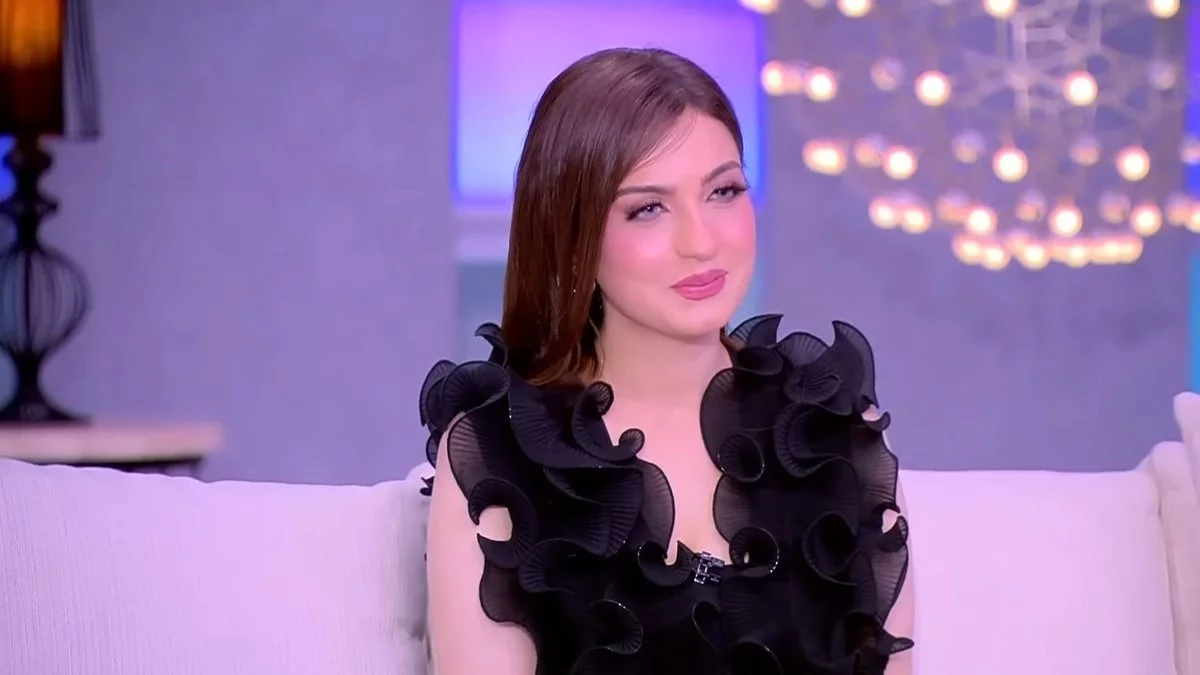 ياسمين عز تهاجم نجمات الفن بسبب تصريحاتهن المثيرة للجدل