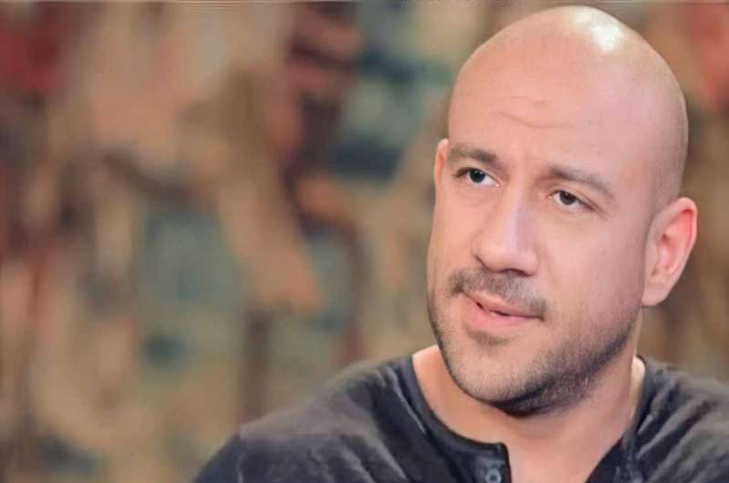 الموت يفجع الفنان أحمد مكي