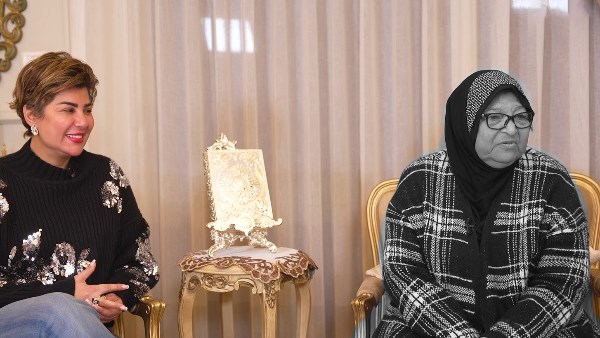 والدة الإعلامية مفيدة شيحة في ذمة الله