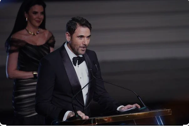 أحمد عز بعد تكريمه خيروني بين شغلي وبين الفن وأبويا وامي لو كانوا موجودين كانوا هيبقوا فخورين بيا