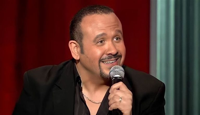 هشام عباس يعتذر عن حفل تكريم أحمد الحجار بأمر من الطبيب
