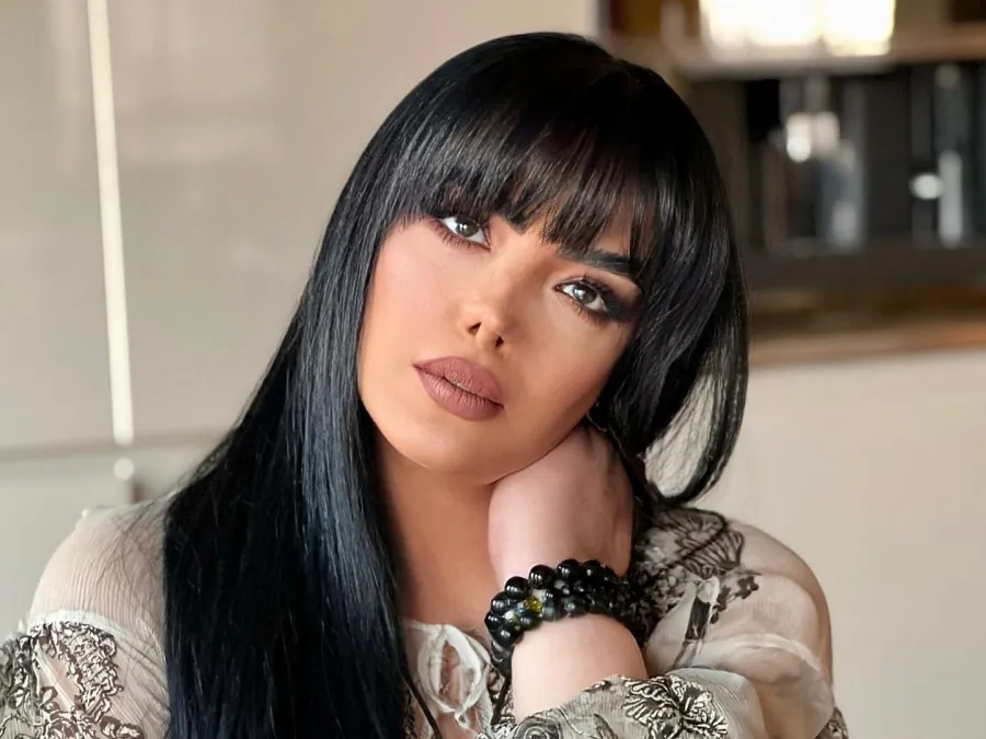 حورية فرغلي تظهر بأنف سليمة قبل إجراء عملية تركيب أنف صناعي