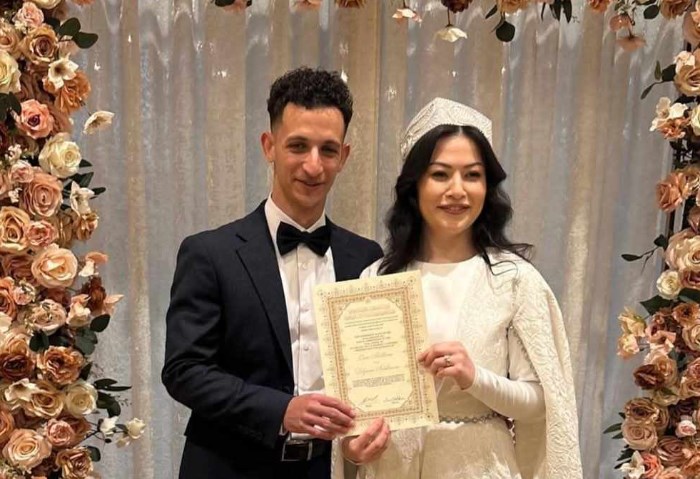 حنان ترك تحتفل بزواج ابنها "عمر"..