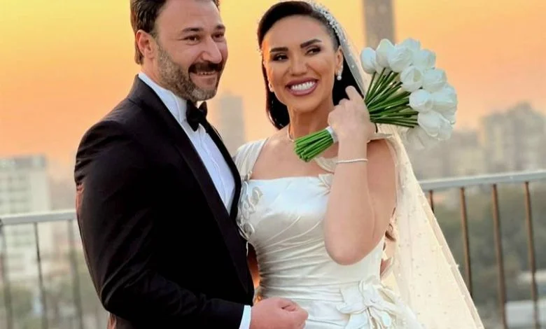 أول رد من مي فاروق على منتقديها
