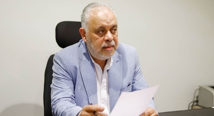 أشرف زكي يعلن عن وضع قوانين تحكم تصوير الجنائز بعد التجاوزات في جنازة سليمان عيد