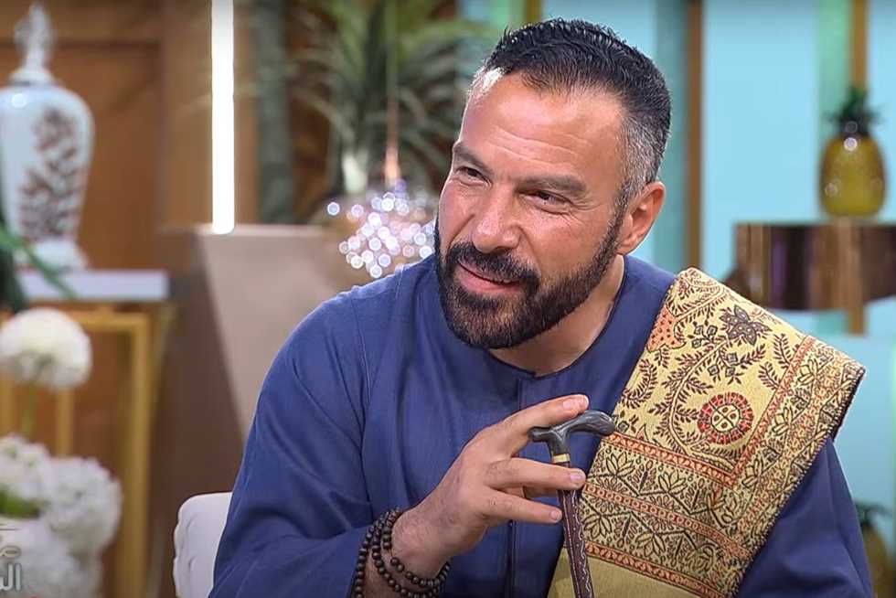 بعد ظهوره في حلقة خاصة مع منى الشاذلي محمد خميس يتعرض لحادث سير وخروج سيارته عن مسارها