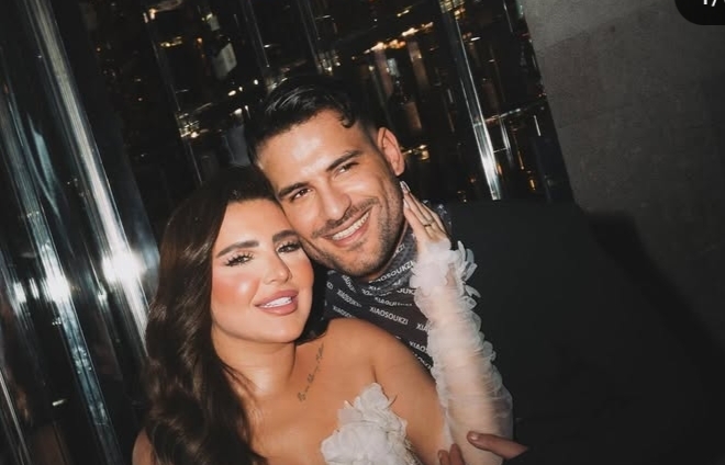 خناقة وتهديد وتراشق بالألفاظ بين زوجة مسلم وطليقته ومسلم يرد نفسي اعيش حياتي مستور