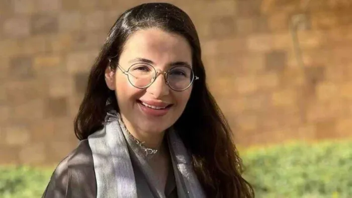 شام الذهبي تعود لفتح عيادتها بمصر وتعلق الحرب انتهت