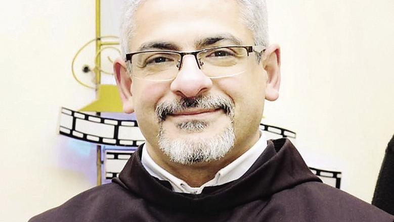 بطرس دانيال يكشف آخر التطورات الصحية لحالة لطفي لبيب بعد دخوله الرعاية المركزة