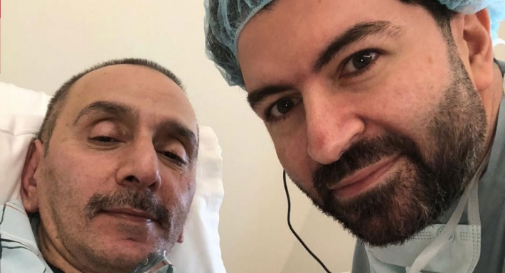 اللحظات الأخيرة في حياة زياد الرحباني مبتسمًا على فراش المرض