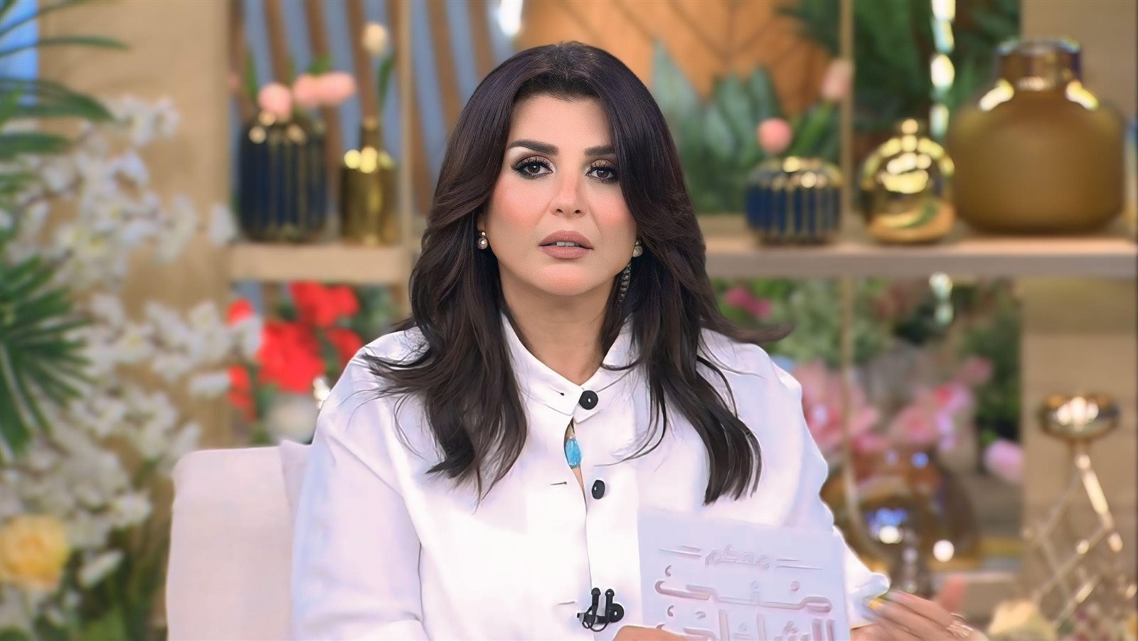 منى الشاذلي تكشف نتيجة اجتماع مجلس تحرير برنامجها لمناقشة أزمة مها الصغير مع اللوحات المسروقة