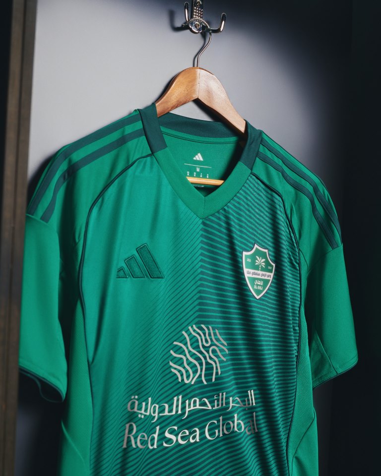 أديداس