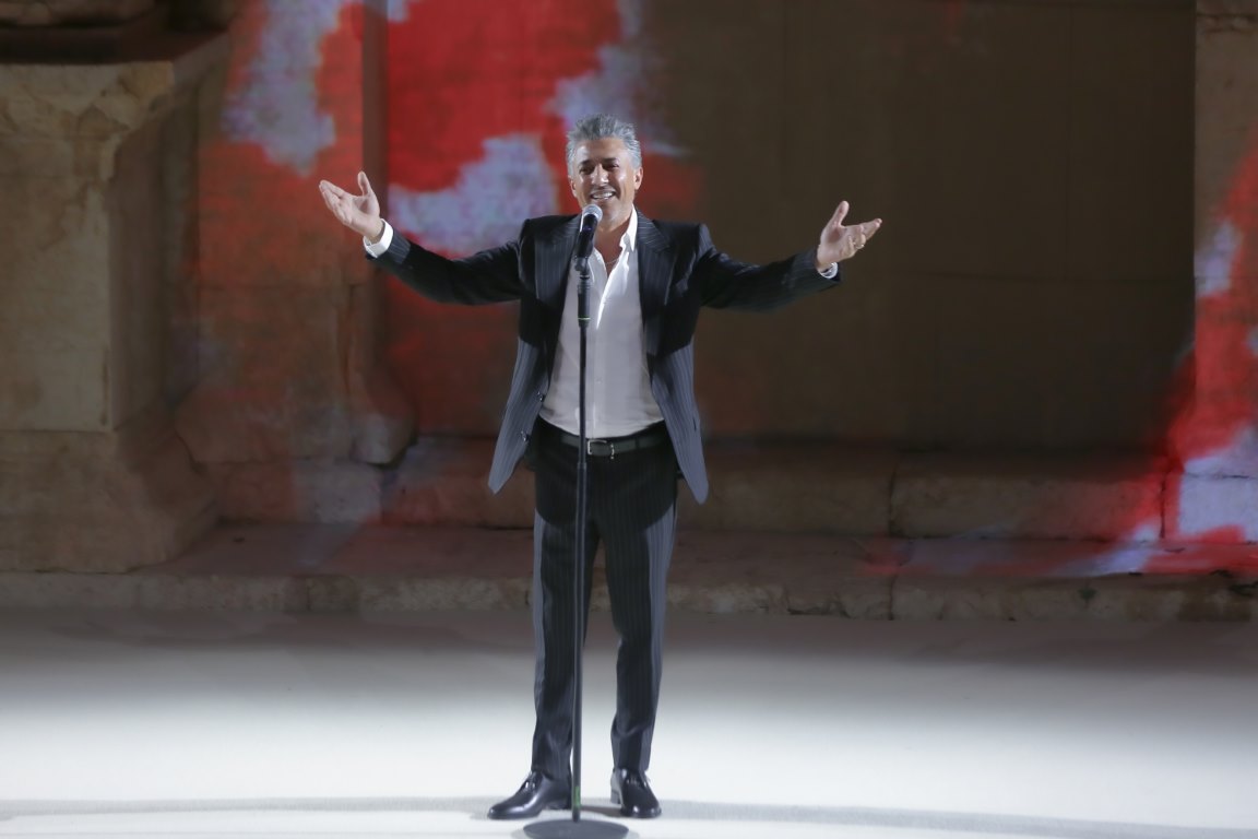 عمر العبداللات يشعل افتتاح مهرجان جرش