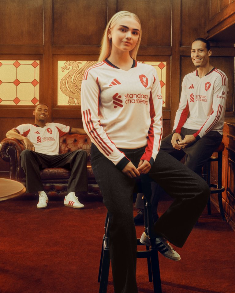 قمصان ليفربول الجديدة 25-26 من أديداس