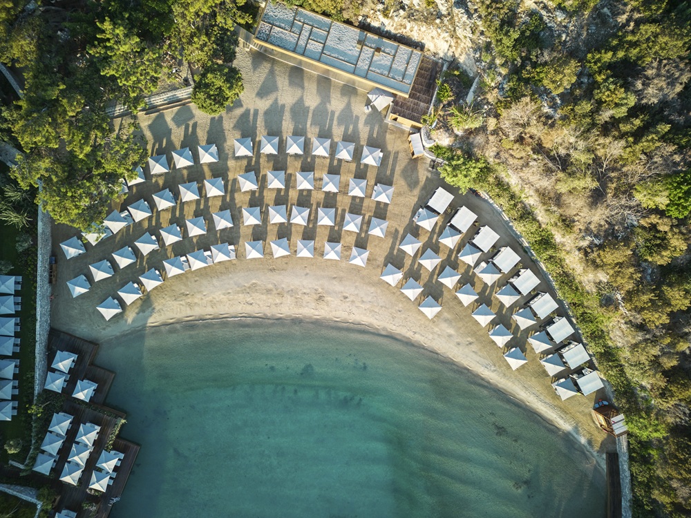 محاور المشاهير عدنان الكاتب يلتقي بانو أكان المدير التنفيذي لمنتجعات ماكس رويال