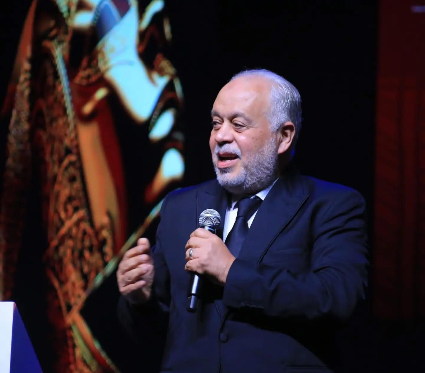 أشرف زكي يعلن تنحيه عن منصبه والنقابة ترفض القرار شكلاً وموضوعًا