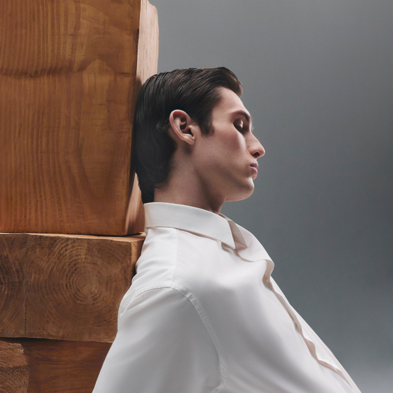 Carolina Herrera تكشف عن تركيبة عطرية تحتفي بأيقونات Herrera الأصيلة