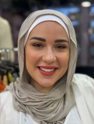 أسما شريف منير تفاجئ جمهورها بارتداء الحجاب وتعلق مكنش عندي غير طقم واحد يليق بالخطوة دي