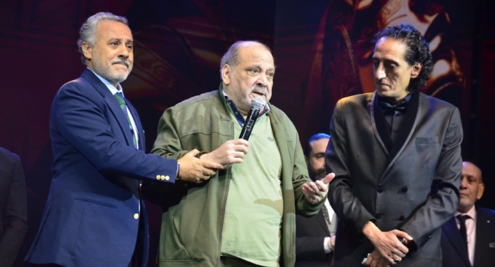 بعد تكريمه في مهرجان نقابة المهن التمثيلية ضياء الميرغني يعبر عن سعادته كدت أبكي على خشبة المسرح