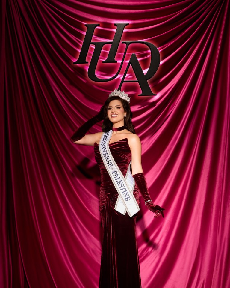 "هدى بيوتي" تقف خلف نادين أيوب لانتزاع تاج ملكة جمال الكون