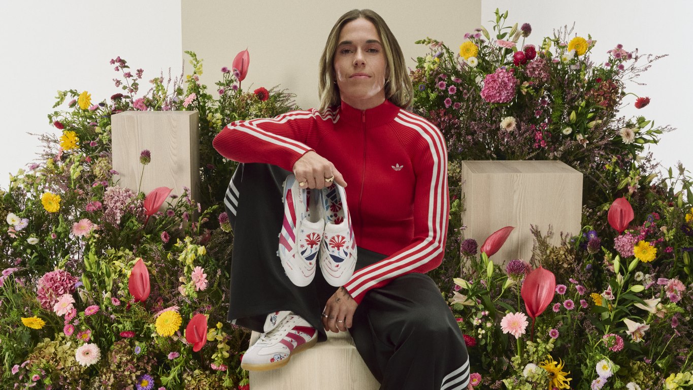 ديانا الشمري تضع بصمتها على حذاء أديداس الأشهر