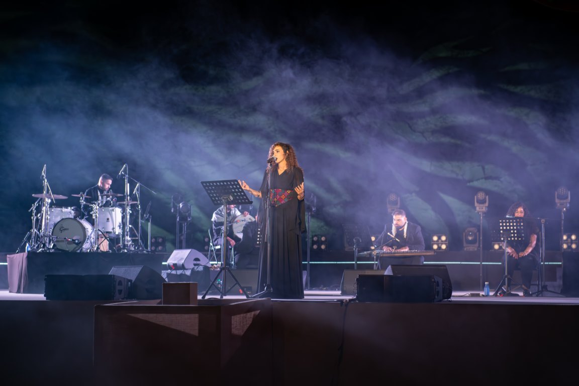  انطلاق مهرجان تنوير بأمسية فنية في صحراء مليحة بالشارقة