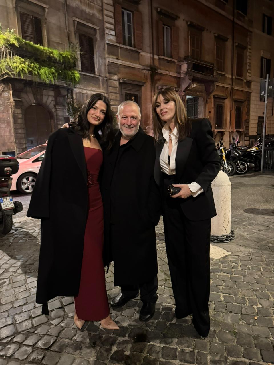 محاور المشاهير عدنان الكاتب مع مونيكا وتارا