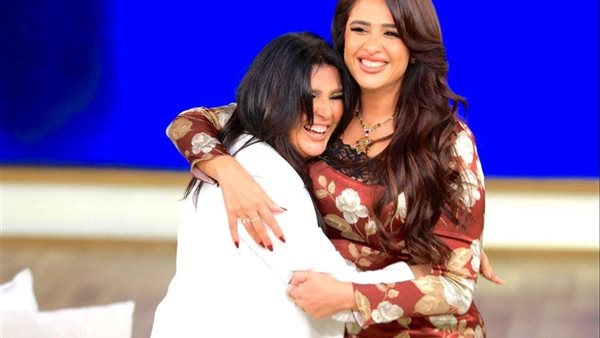ياسمين عبد العزيز تفتح قلبها وتتحدث عن أزماتها مع منى الشاذلي