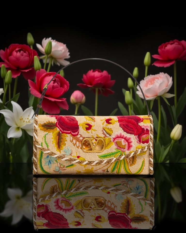 "ديفاين من فالنتينو": عندما يصبح الإبداع الفاخر هوية رقمية