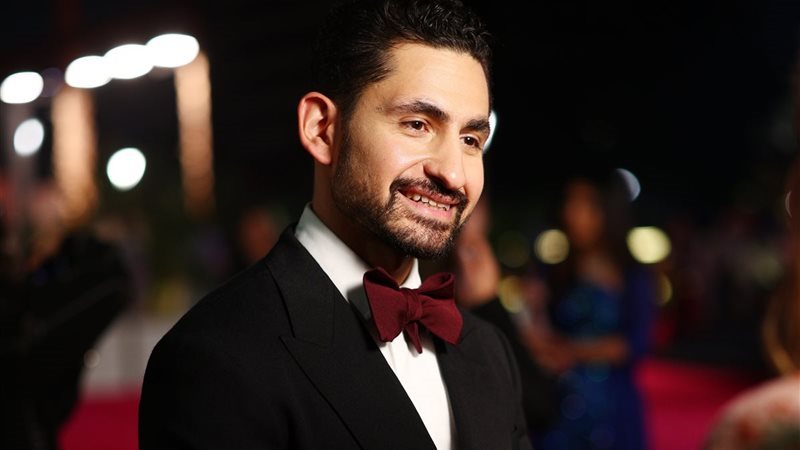 أمير المصري يشارك أسماء بارزة من النجوم الأجانب في العملاق