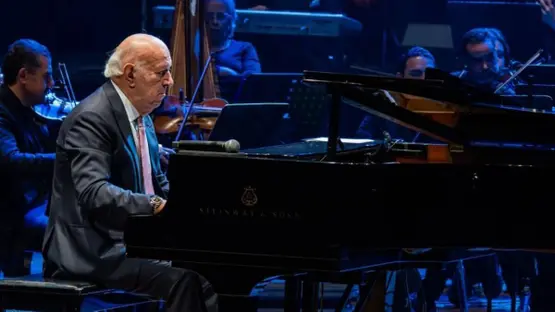 بعد تعافيه من وعكته الصحية الأخيرة عمر خيرت يطمأن جمهوره ويكشف موعد أولى حفلاته القادمة