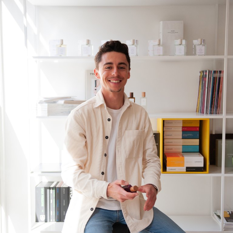 عطر Isola Snow جديد من Roja London