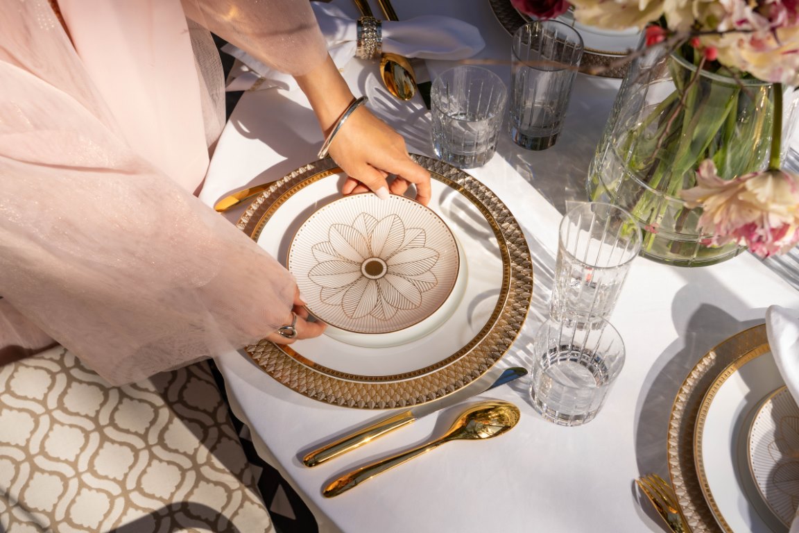 تعاون رمضاني مبهر بين كريستوفل والمصممة الإماراتية هجر التنيجي