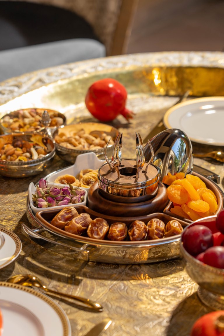 تعاون رمضاني مبهر بين كريستوفل والمصممة الإماراتية هجر التنيجي