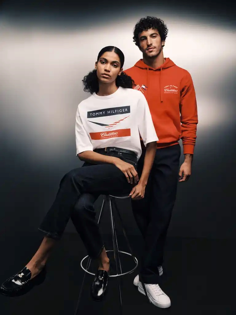 تومي هيلفيغر وفريق كاديلاك يقدمان تشكيلة أزياء حديثة