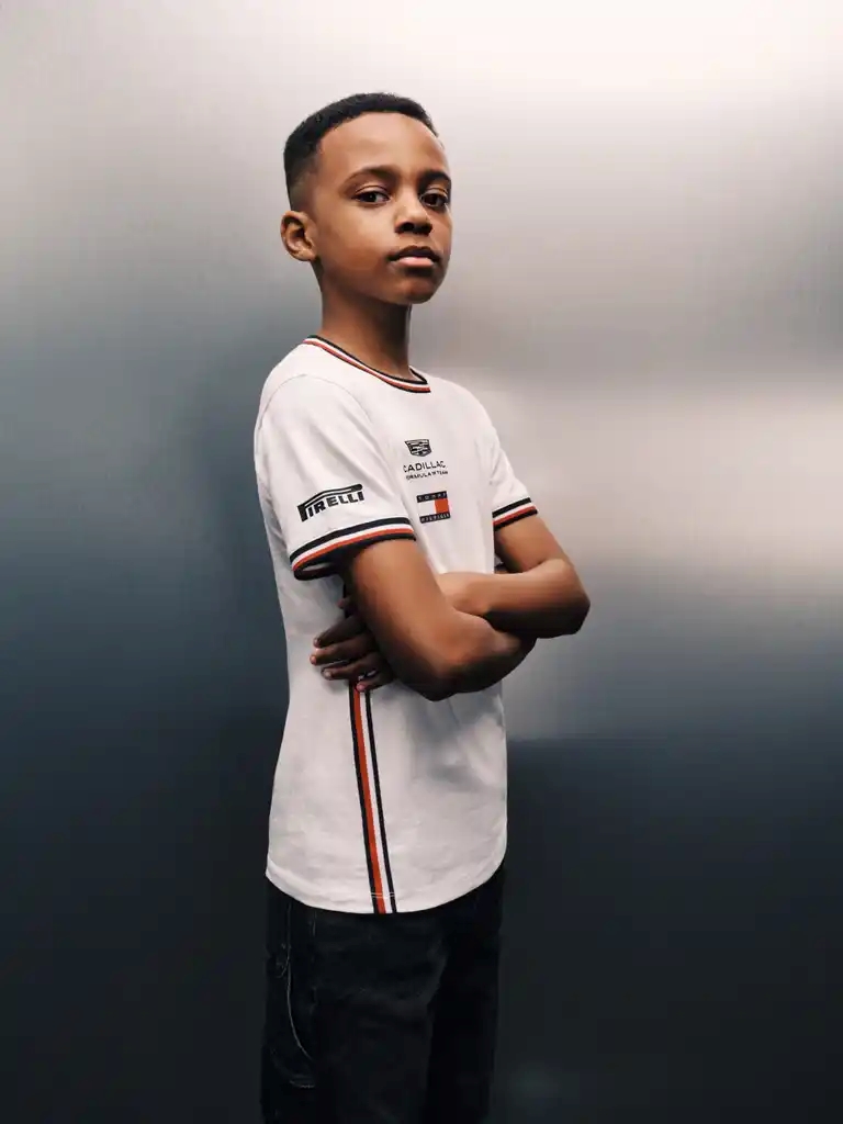 تومي هيلفيغر وفريق كاديلاك يقدمان تشكيلة أزياء حديثة