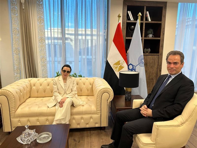 نجاة الصغيرة تنفي صحة الصورة المنتشرة لها مؤخرًا صورة مزيفة وغير حقيقية