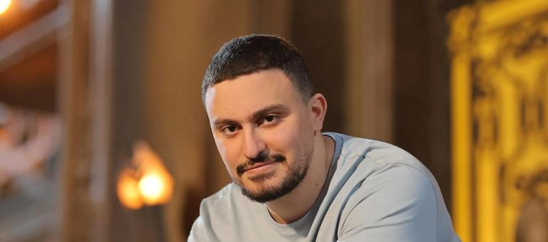 إفطار ياسين السقا في نهار رمضان يثير الجدل عبر مواقع التواصل الاجتماعي