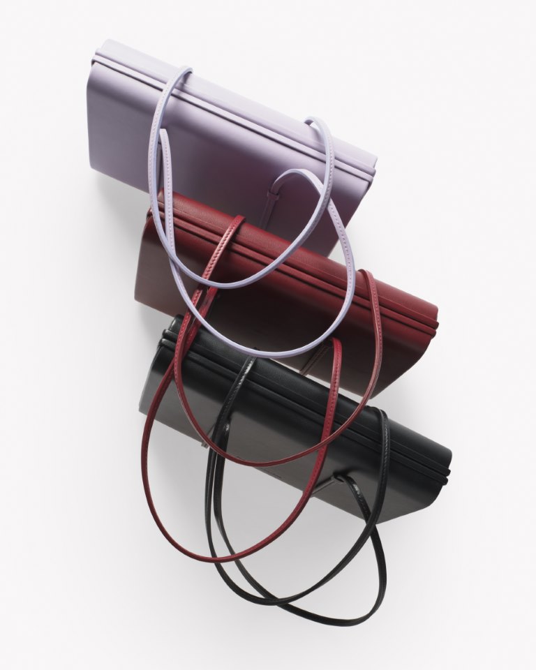 كارولينا هيريرا: حقبة جديدة من الحقائب الجلدية الفاخرة