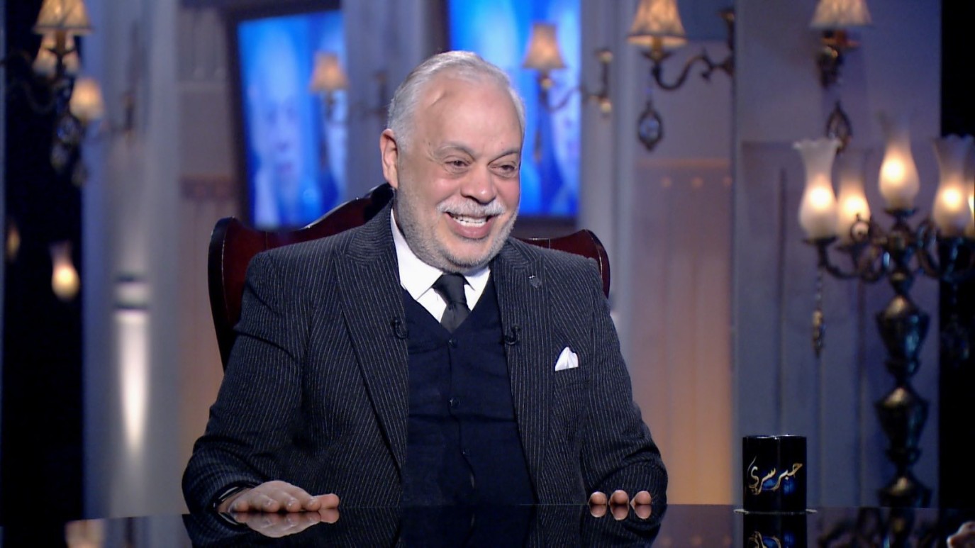 أشرف زكي يكشف قرار عبلة كامل حول العودة للتمثيل ويوضح حقيقة مرضها والأجر الذي تقاضته في إعلانها الأخير